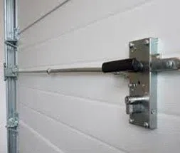 Golden Locksmith Services Markham, IL 708-316-1704 - 9-Garage-Door-Locks